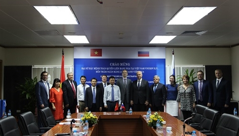 The visit of the Ambassador Extraordinary and Plenipotentiary from the Russian Federation in Vietnam in Vietnam - Russia Joint Venture Bank